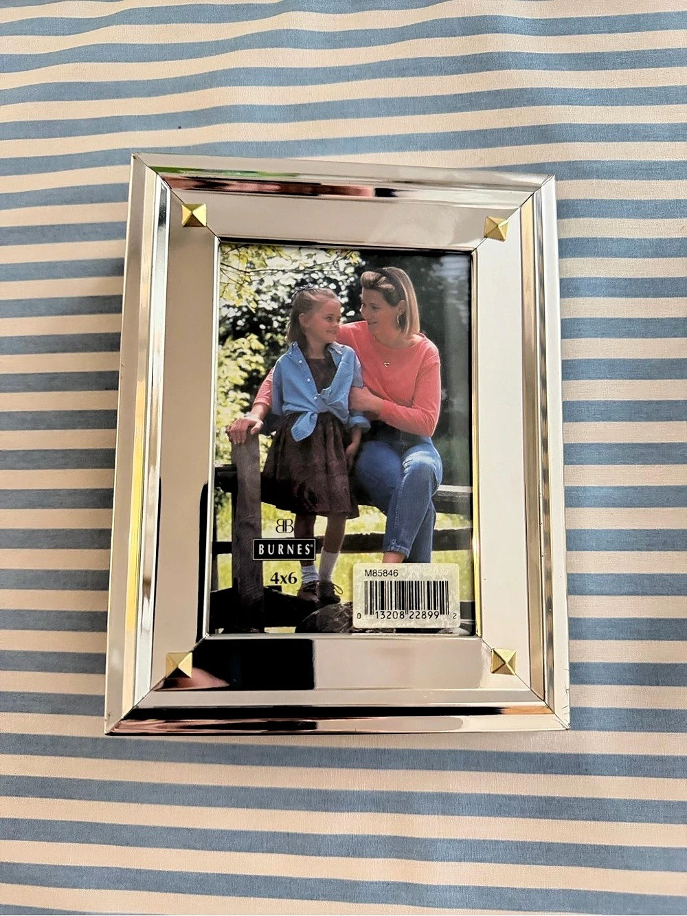 Burnes Mini Max Silver 4x6 Picture Frame NWT